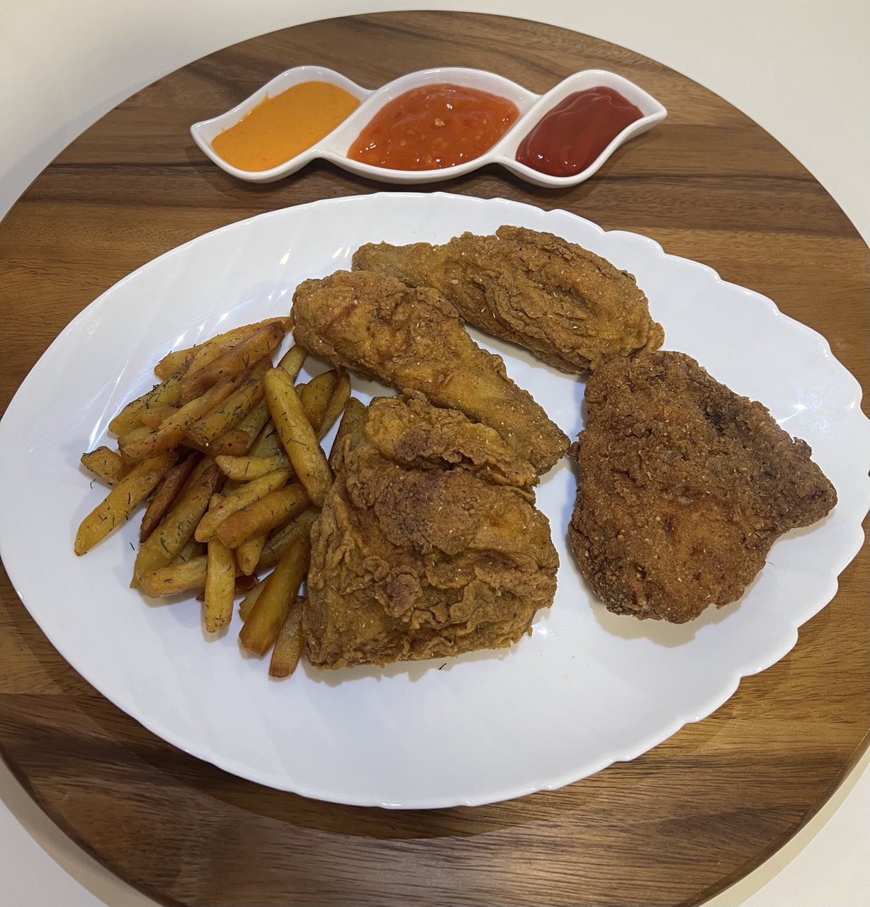 Kentucky Fried Chicken with Potato 4 Pieces - مرغ کنتاکی با سیب زمینی 4 تیکه